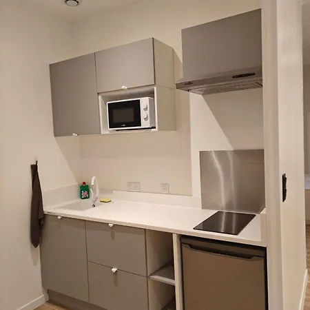 Romantique - Jacuzzi Prive, Wi-fi & Netflix A Châtel-Guyon