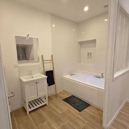 Apartment Romantique - Jacuzzi Prive, Wi-fi & Netflix A