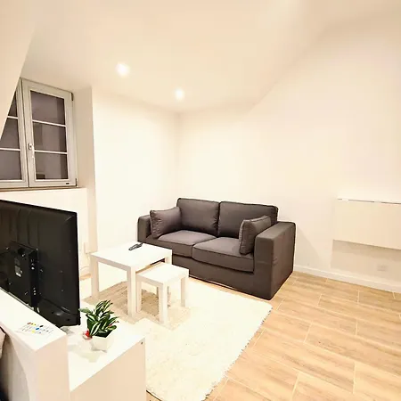 Romantique - Jacuzzi Prive, Wi-fi & Netflix A Lägenhet *